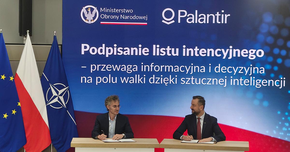 Alex Karp, CEO Palantir podpisuje list intencyjny o współpracy z MON reprezentowanym przez ministra Władysława Kosiniaka - Kamysza