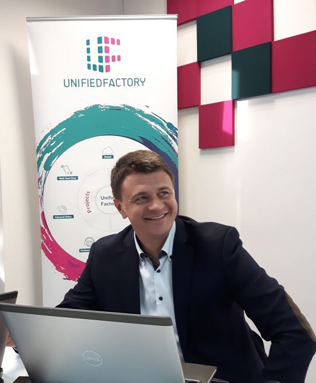 Maciej Okniński, prezes Unified Factory na czacie inwestorskim