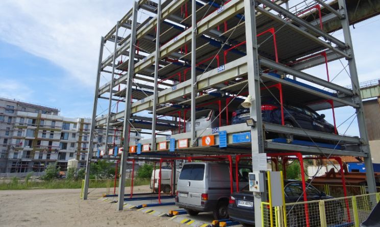 Demonstracyjny parking automatyczny MODULO – największy model może pomieścić niezależnie do 25 samochodów